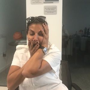 Meet your Posher, Monia